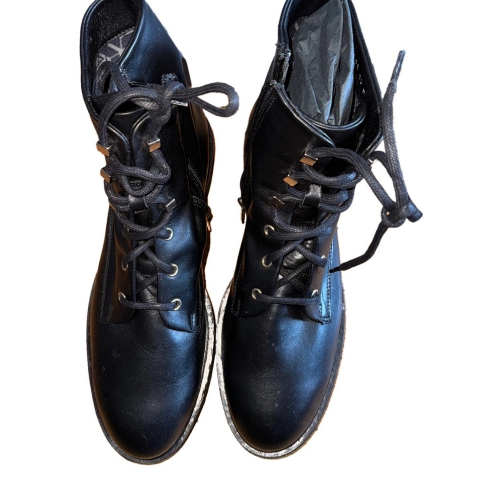 Aquatalia “Mariola” Black Leather Ankle Boots size 12 - Picture 4 of 4